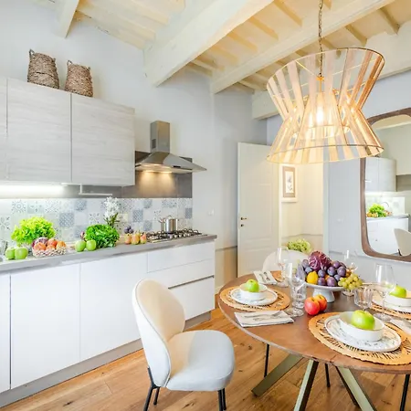 Contemporary 2 Bedrooms In