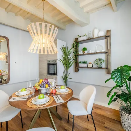 Contemporary 2 Bedrooms In