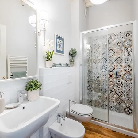 Contemporary 2 Bedrooms In *