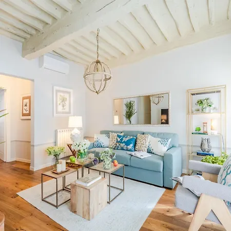 Contemporary 2 Bedrooms In *